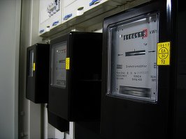 ANUNȚ De astăzi - Bani acordați lunar pentru plata facturilor la curent electric. Cine și cum îi poate primi
