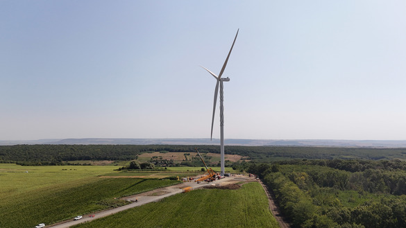 Cel mai mare parc eolian din Moldova: Primele 2 turbine, prima 