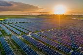 Tranzacție surpriză - Fond suveran din Abu Dhabi intră în unul dintre cei mai importanți investitori în energie regenerabilă din România