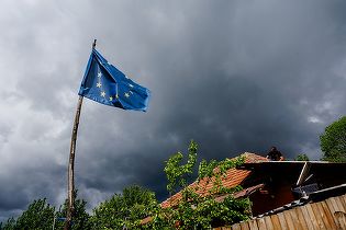 ANALIZĂ&FOTO Cele peste 5.000 de gospodării fără energie din România ar putea fi electrificate cu numai 27 milioane euro