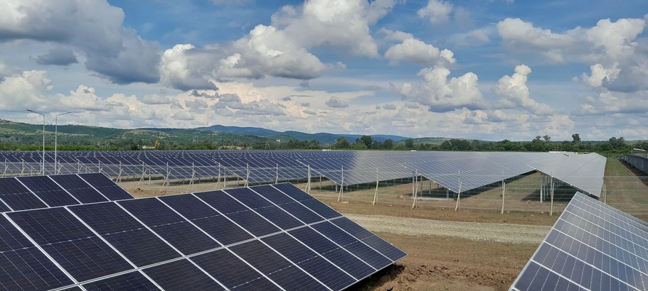 EXCLUSIV Familia Chitafes intră pe piața energiei regenerabile. Primul centru de stocare din București