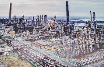 Scurgere de amoniac la rafinăria Năvodari. Garda de Mediu a închis instalația