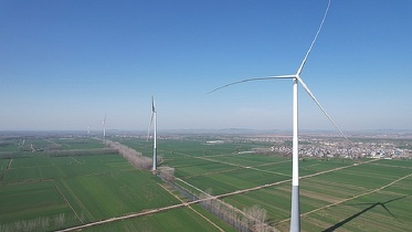 Un producător chinez de turbine eoliene va investi până la 2 miliarde de dolari într-o fabrică din Scoția