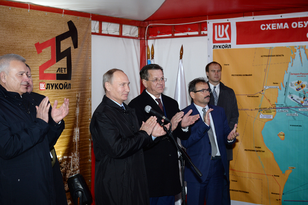 Autoritățile române, în ceață pe tema Lukoil. Gunvor ar putea revinde din activele Lukoil dacă tranzacția va fi aprobată de SUA. În România, rușii condiționau înstrăinarea stațiilor de cea a rafinăriei