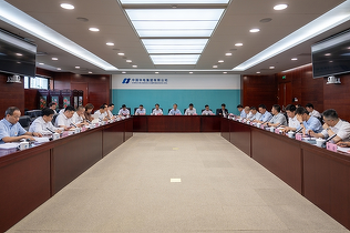 Fost mare fotbalist român, la un parc fotovoltaic preluat de un colos energetic al Chinei. Parcul a intrat în probe