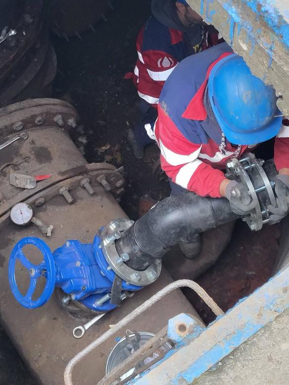 FOTO Rafinăria Petrobrazi a fost conectată de catre Apa Nova Ploiești la sistemul propriu de alimentare cu apă