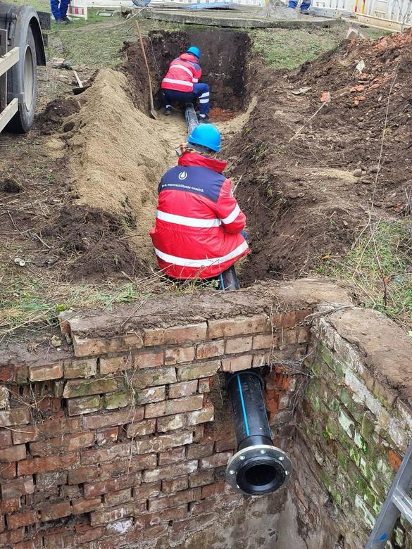 FOTO Rafinăria Petrobrazi a fost conectată de catre Apa Nova Ploiești la sistemul propriu de alimentare cu apă