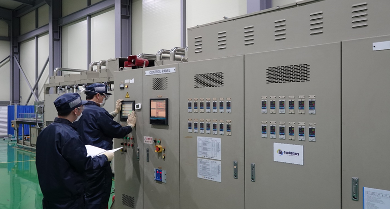 Gigafabrica Prime Batteries Technology din România cu echipamente industriale pentru producția de baterii, susținută de investiția Top Material Co. Ltd. | sursa foto: Profit