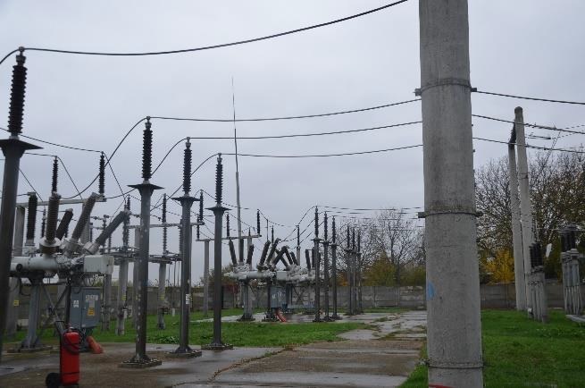 Instalație modernă de stocare energie electrică lângă stația transformare electrică Căciulați, susținând prosumatori România și rețeaua națională. | sursa foto: Profit