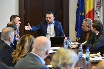 FOTO Ciucu anunță prima soluție pentru cine nu are căldură și apă caldă: Știm că singura veste bună pe care doriți să o auziți e că „vine căldura”. De azi, măcar de mâine. Vă voi spune adevărul!