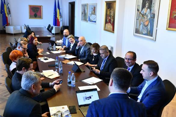 FOTO Ciucu anunță prima soluție pentru cine nu are căldură și apă caldă: Știm că singura veste bună pe care doriți să o auziți e că „vine căldura”. De azi, măcar de mâine. Vă voi spune adevărul!