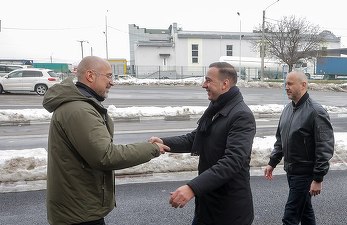 FOTO Întâlnire la graniță între șefii Energiei din România și Ucraina: Kievul are nevoie să importe mai mult, după noile distrugeri provocate de ruși în sistemul său energetic