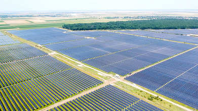 VIDEO Colos energetic al Chinei investește în România. Nou parc solar pus în funcțiune. Dezvoltat de o companie în care a fost implicat și un ex-mare fotbalist român CONFIRMARE