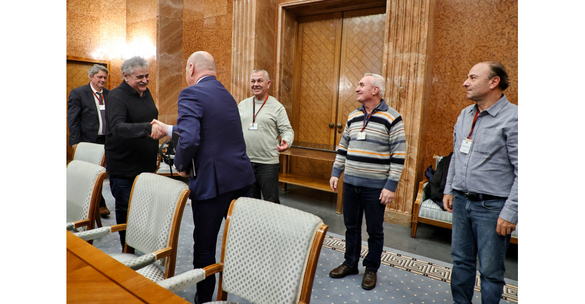 FOTO Bolojan, inflexibil: Angajații Complexului Energetic Oltenia pot primi tichete de masă doar dacă scad ajutoarele de stat 