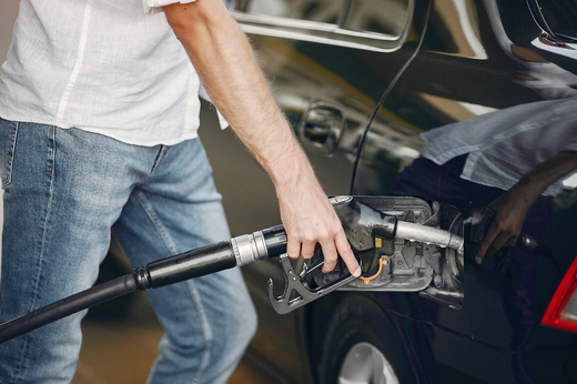 Petrolul se ieftinește după declarațiile lui Trump. Avem motive de optimism? Efectul de domino: De ce vom plăti cu toții mai mult și riscurile ascunse ale intervenției statului ANALIZĂ