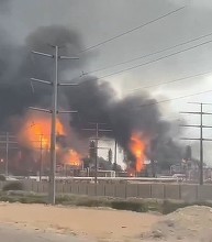 Atac asupra instalațiilor legate de câmpul de gaze Pars, cel mai mare din lume. Iranul cere evacuarea porturilor și instalațiilor petrochimice din Arabia Saudită, Qatar și EAU. Prețul petrolului crește puternic