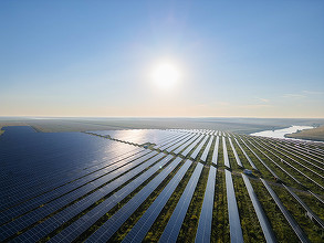 Nou investitor în România, cu cea mai mare afacere a sa de până acum. ALFI Green Fund intră pe piața românească. Investitori austrieci și sloveni ridică un parc solar de 126 MW în Mehedinți, cu sistem BESS integrat