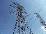 Anomalie: România exportă în Bulgaria energie ieftină la prânz și o importă seara de 7 ori mai scumpă