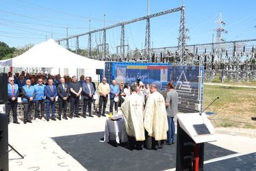FOTO Investiție finalizată în România. "Sunt investiții colosale cu măiestrie inginerească, multă muncă, încăpățânare.". Transelectrica a inaugurat stațiile de transformare de la Reșița. Întăresc interconexiunea energetică cu Serbia și capacitatea de inte