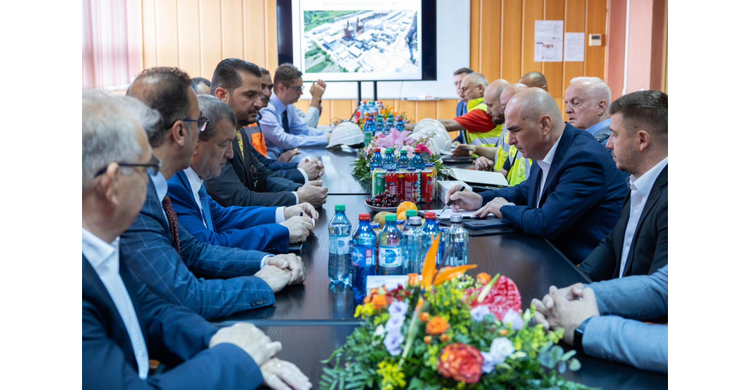 FOTO Bolojan, la viitoarea centrală Mintia, cea mai mare din UE, proiect întârziat: E gata peste 83%. Conectarea la gaze în august, cea la rețeaua electrică – în octombrie