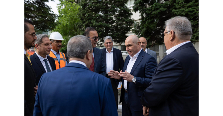 FOTO Bolojan, la viitoarea centrală Mintia, cea mai mare din UE, proiect întârziat: E gata peste 83%. Conectarea la gaze în august, cea la rețeaua electrică – în octombrie