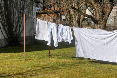 Românii își spală mai des rufele în regim eco