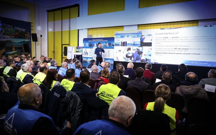 FOTO Test cu succes în caz de blackout în România. Rompetrol Energy a verificat capacitatea platformei Petromidia