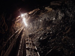FOTO Singurul producător de energie pe huilă al României face parc fotovoltaic dotat cu sistem de stocare la fosta mină Paroșeni, aproape de termocentrala omonimă