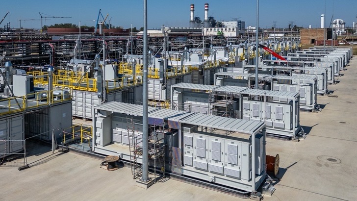 OMV Petrom își extinde capacitatea de producție de hidrogen verde la rafinăria Petrobrazi la 55 MW 