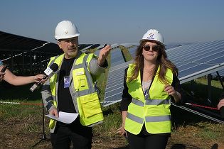 VIDEO&FOTO Cel mai mare parc fotovoltaic din țară, lansat oficial