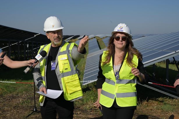 VIDEO&FOTO Cel mai mare parc fotovoltaic din țară, lansat oficial