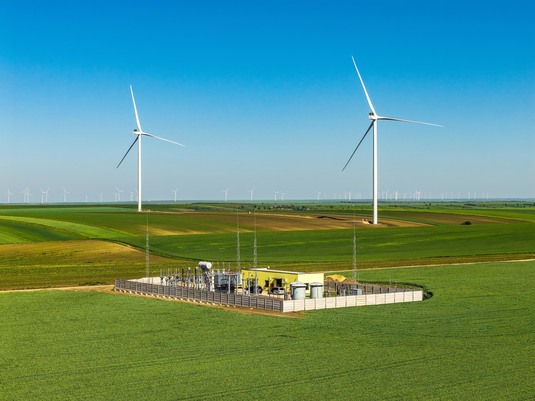 Investiție în România. Susținut de colosul Apple, un parc eolian românesc de aproape 100 MW începe producția comercială CONFIRMARE