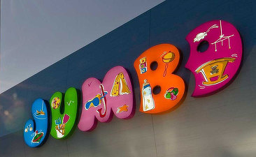 Jumbo a făcut profit de 5,5 milioane euro din cele șase magazine din România