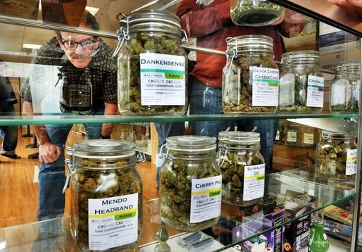 Oregon are mai multe magazine de marijuana decât restaurante McDonald's și Starbucks la doar o lună de la legalizare