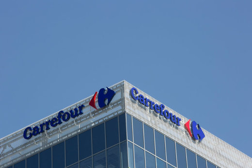 Carrefour a cumpărat 36 de hypermarketuri în Spania pentru 205 milioane de euro