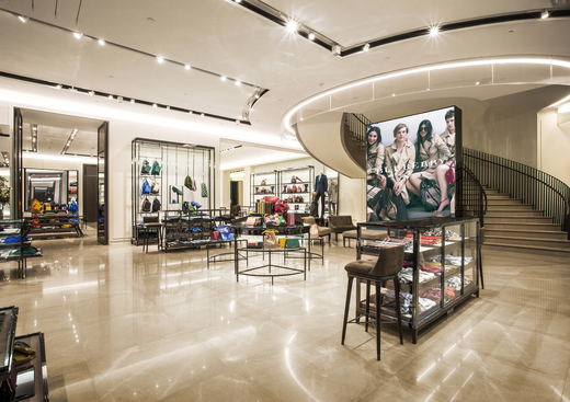 Acțiunile Burberry urcă cu 6%, pe fondul speculațiilor privind o potențială preluare a casei de modă londoneze