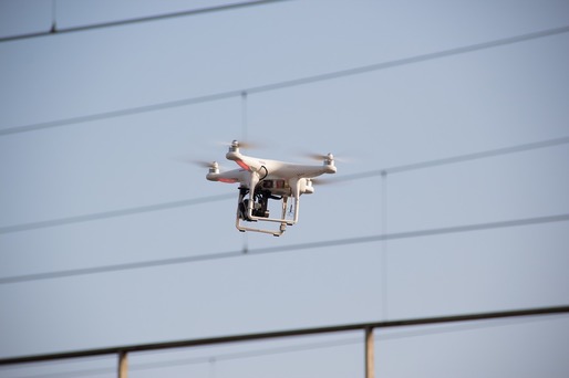 Amazon a intrat în parteneriat cu Guvernul britanic pentru ca dronele de mici dimensiuni să poată face livrări