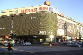 Pasajul care conectează magazinul Unirea de stația de metrou va fi deschis la mijlocul lunii septembrie