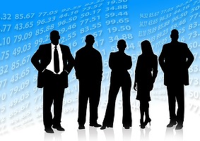 Piața produselor de larg consum din România s-a polarizat complet, firmele de talie medie au dispărut