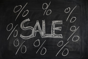 Aproape 102 milioane de americani vor face cumpărături de Black Friday