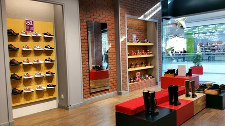 New Balance și Anna Cori au deschis magazine în AFI Ploiești