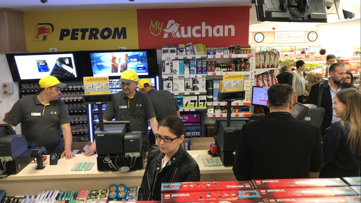 FOTO Auchan a deschis primul magazin într-o benzinărie Petrom