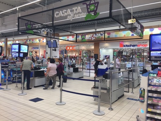 FOTO Carrefour încearcă un nou serviciu - "Casa ta - Self Service"