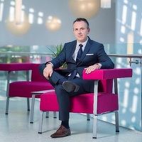 A dat sucurile pe medicamente: Administratorul Quadrant, îmbuteliatorul PepsiCo, a plecat la Synevo