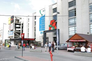 După un an, francezii de la Catinvest, care mai dețin galeriile Esplanada Pantelimon și Orhideea, extind galeriile comerciale ale Electroputere Craiova și ridică o nouă clădire și pentru birouri, cu 70 milioane euro
