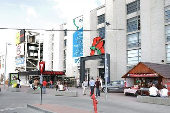 După un an, francezii de la Catinvest, care mai dețin galeriile Esplanada Pantelimon și Orhideea, extind galeriile comerciale ale Electroputere Craiova și ridică o nouă clădire și pentru birouri, cu 70 milioane euro