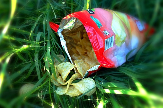 Adolescenții care privesc reclame la junk food, mai predispuși la o alimentație nesănătoasă