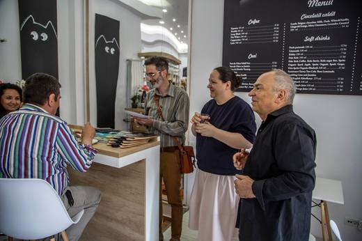 FOTO Gabriel Liiceanu intră pe o nouă piață, deschizând brutărie și librărie în același magazin