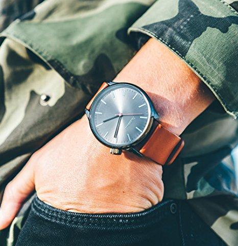 Ceasurile casual-sport, pentru înot, activități outdoor și cele rezistente la șocuri - preferatele românilor pe timpul verii. Cât costă cel mai ieftin ceas de vară și sfaturi pentru protejarea acestora 