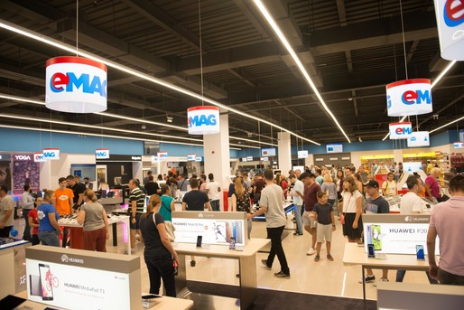 FOTO Confirmare: eMag a deschis în Băneasa cel mai mare showroom al companiei din țară. Vânzări de 1 milion de euro în primul weekend